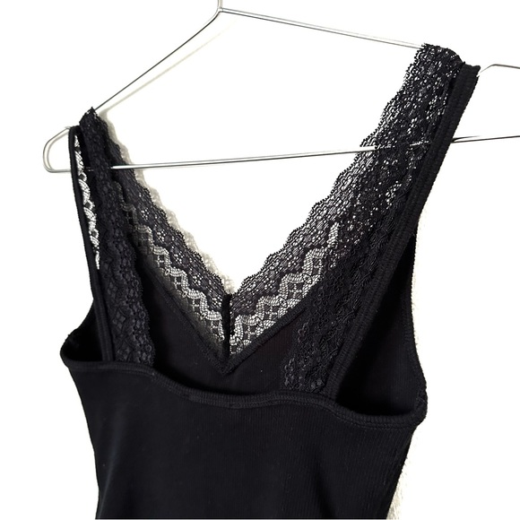 | abercrombie & fitch • lace cami v-neck ribbed bodysuit • size small | - Picture 7 of 12
